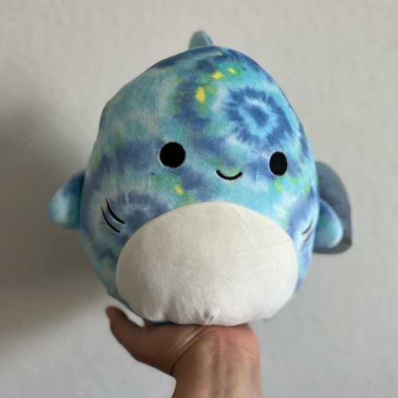 New Luther The Tie Dye Shark Squishmallows - Picture 10 of 14